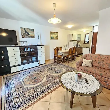 Davor Kl House For 6 Persons